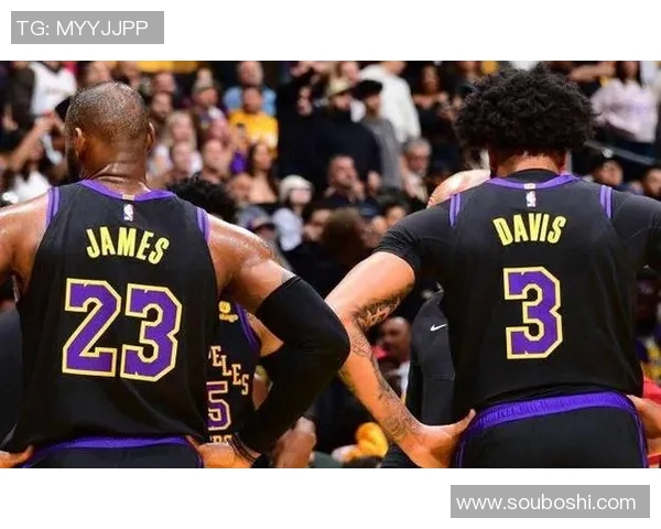 詹姆斯双双30+湖人胜灰熊，力保西部第一的位置