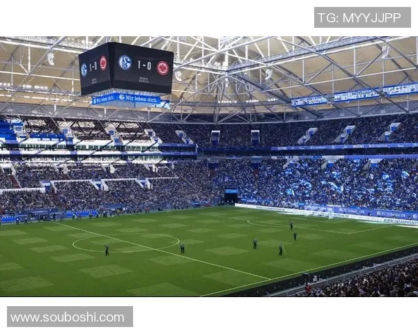 沙尔克04遭遇主场惨败，降级危机潜伏四伏